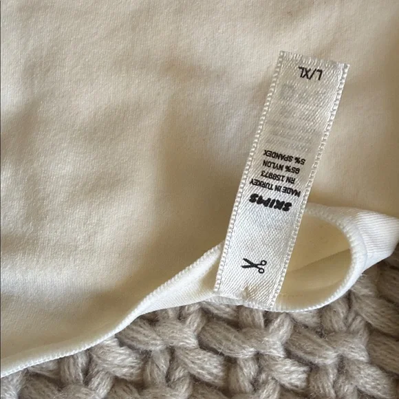 Set of 2 SKIMS Short-Sleeve Thong Bodysuit Duo - Black & Cream L/XL - Picture 3 of 9